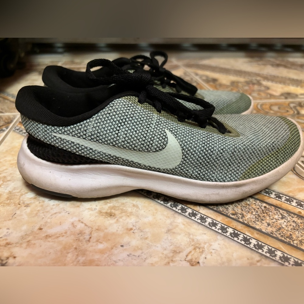 Nike Flex Experience Run 11